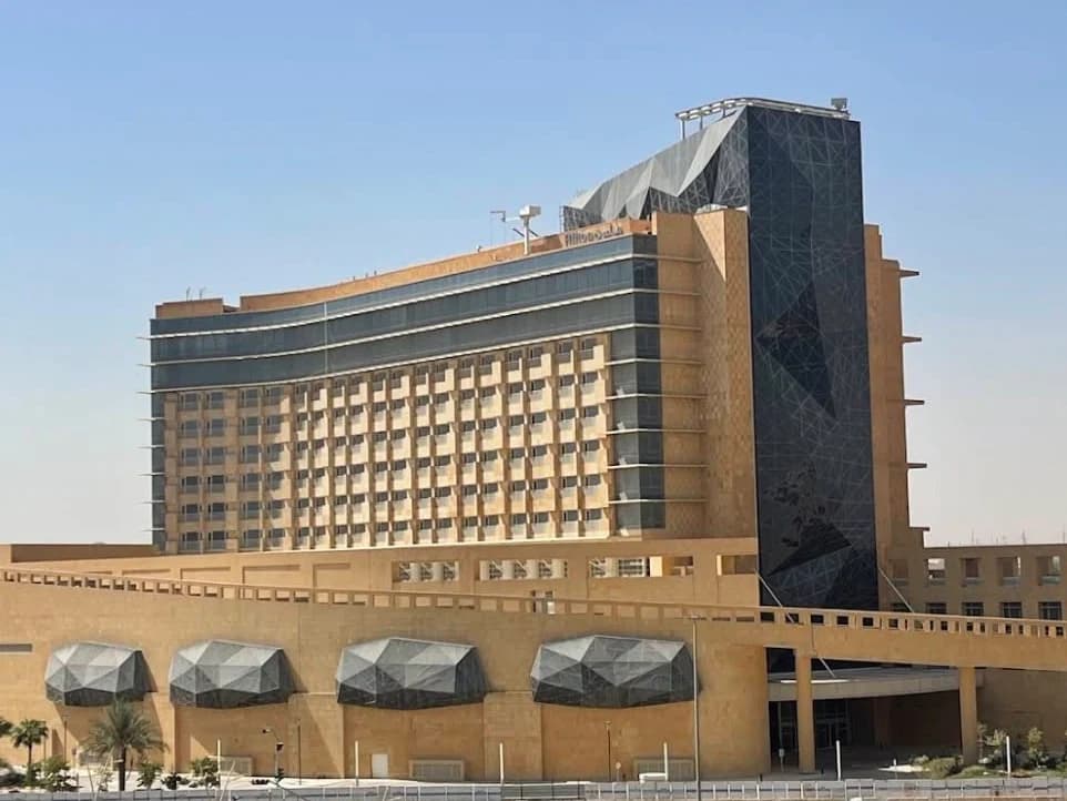 فندق هيلتون الرياض – أعمال أنظمة التيار الخفيف - Gallery 1